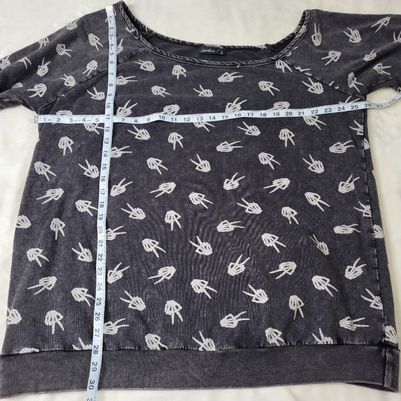Torrid Lovesick Peace Skeleton Off Shoulder Tunic Sweatshirt Size 3 - Picture 7 of 11